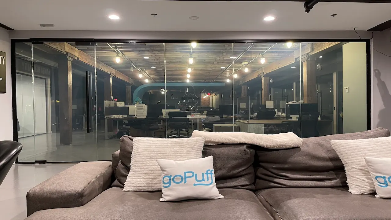 The same room switched to its private state