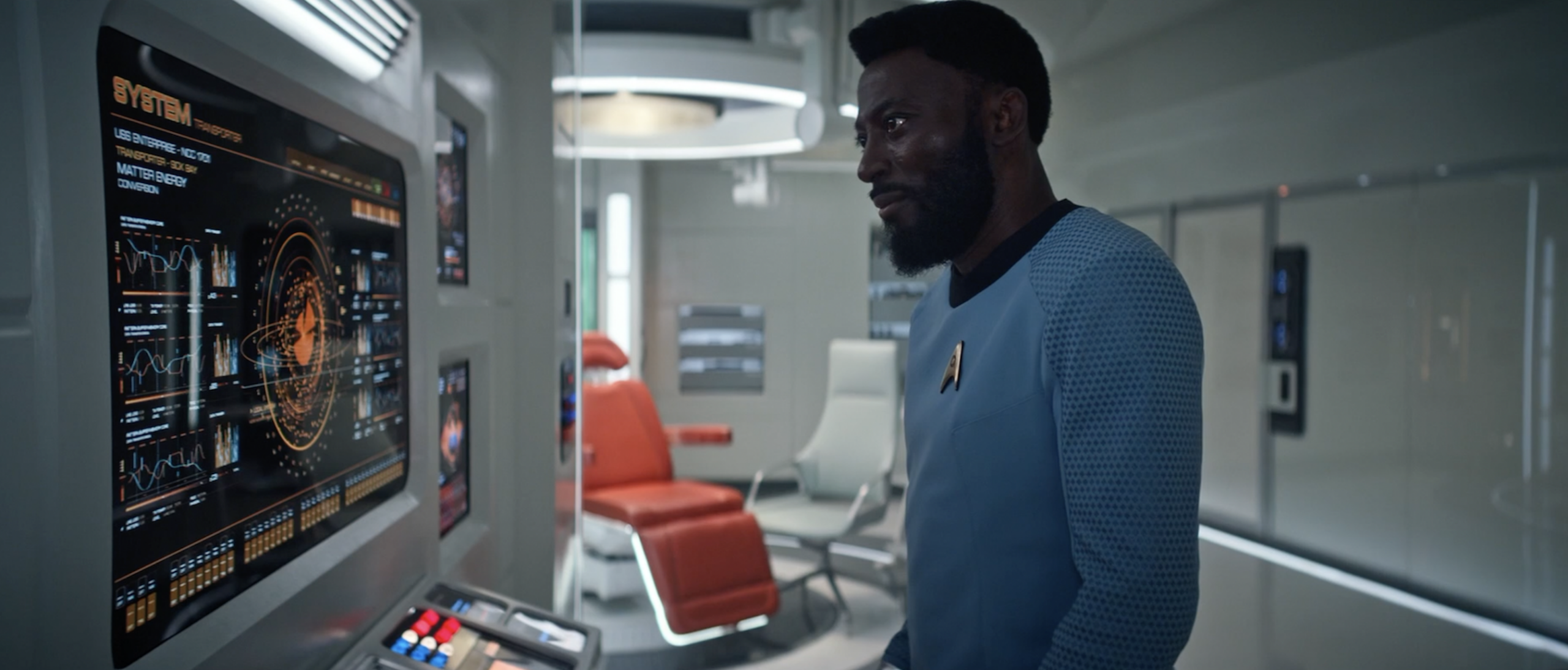 Star Trek PriWatt Smart Glass at Doctor M’Benga’s office