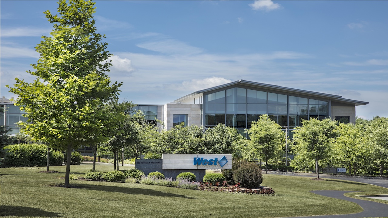 Transforming West Pharmaceutical Environment with PriWatt Switchable Glass Technology